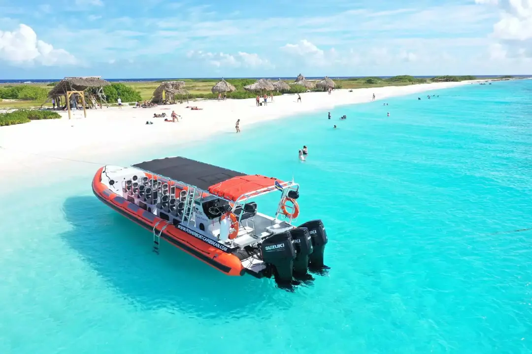 Powerboat_Tour_Klein_Curacao_(1)_-_verkleind
